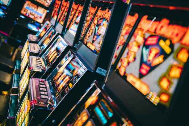 alila bola alila bola Casino, From Tables To Slots